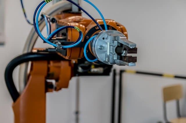 robot-2791671_640